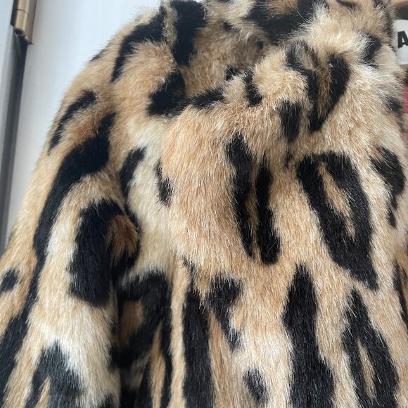 Apparis Faux Fur Leopard Coat - Picture 8 of 16